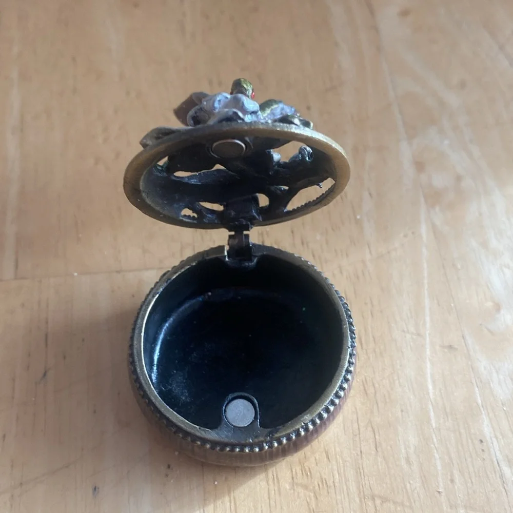 N/A enamel vintage